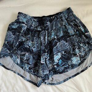 Lululemon Shorts - Size 6 - Lined with Zipper Pocket